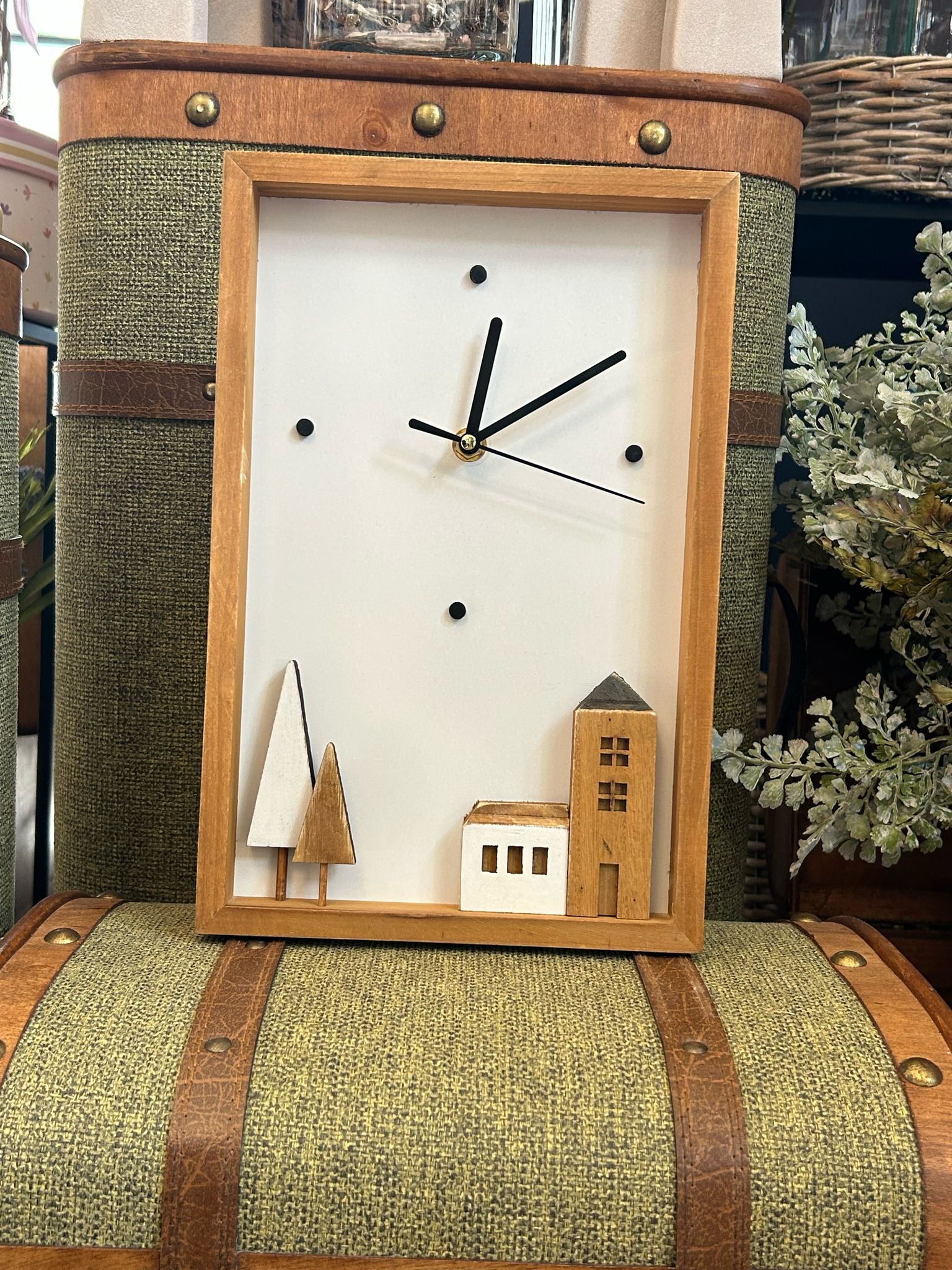 🕰 Orologio da Parete "Borgo Incantato" – Eleganza e Design Rustico 🌿